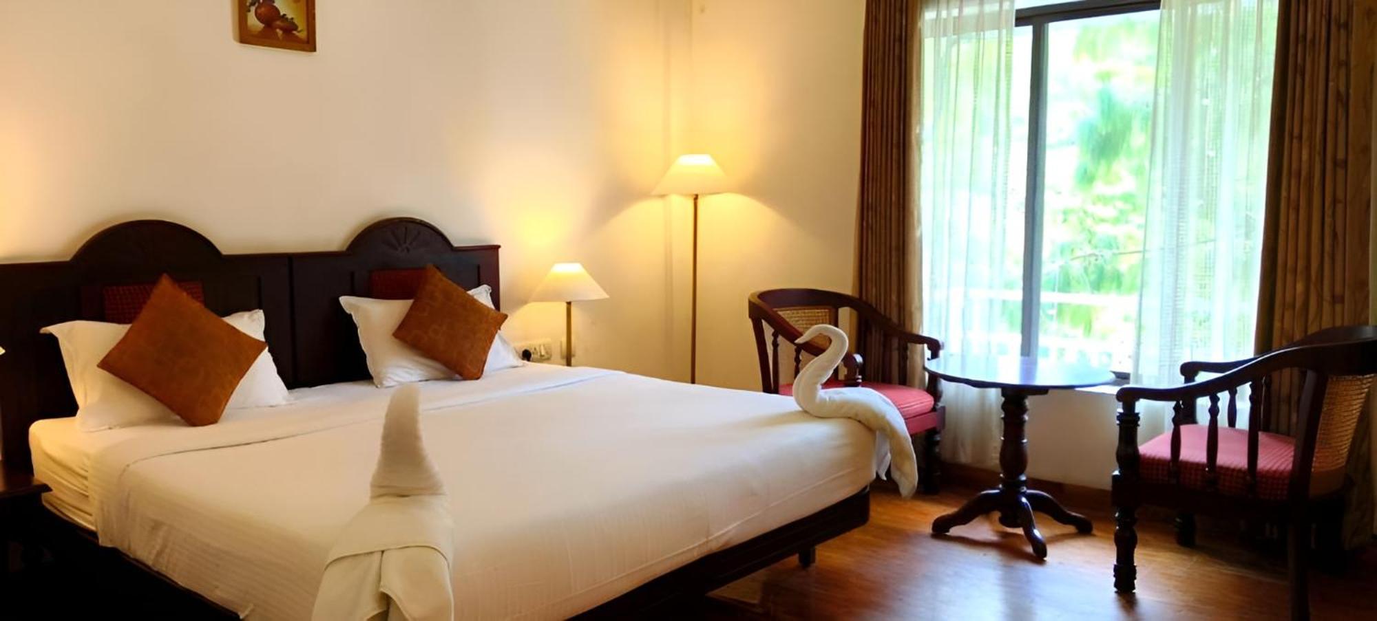 Hotel C7 Мунар Екстериор снимка